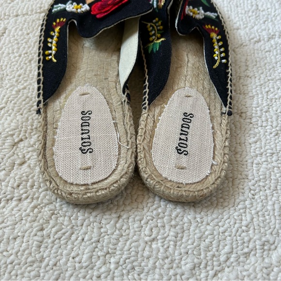 NEW SALUDOS EMBROIDERED MULE STYLE FLATS - Picture 4 of 7